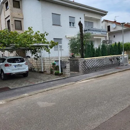 Apartment Emi *